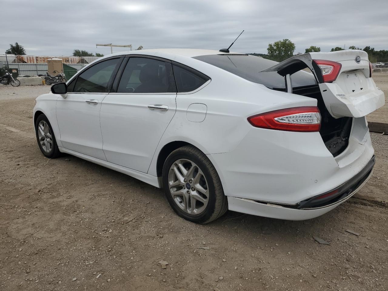 Image 2 of 2014 FORD FUSION SE 2014 with VIN 3FA6P0HD5ER235892