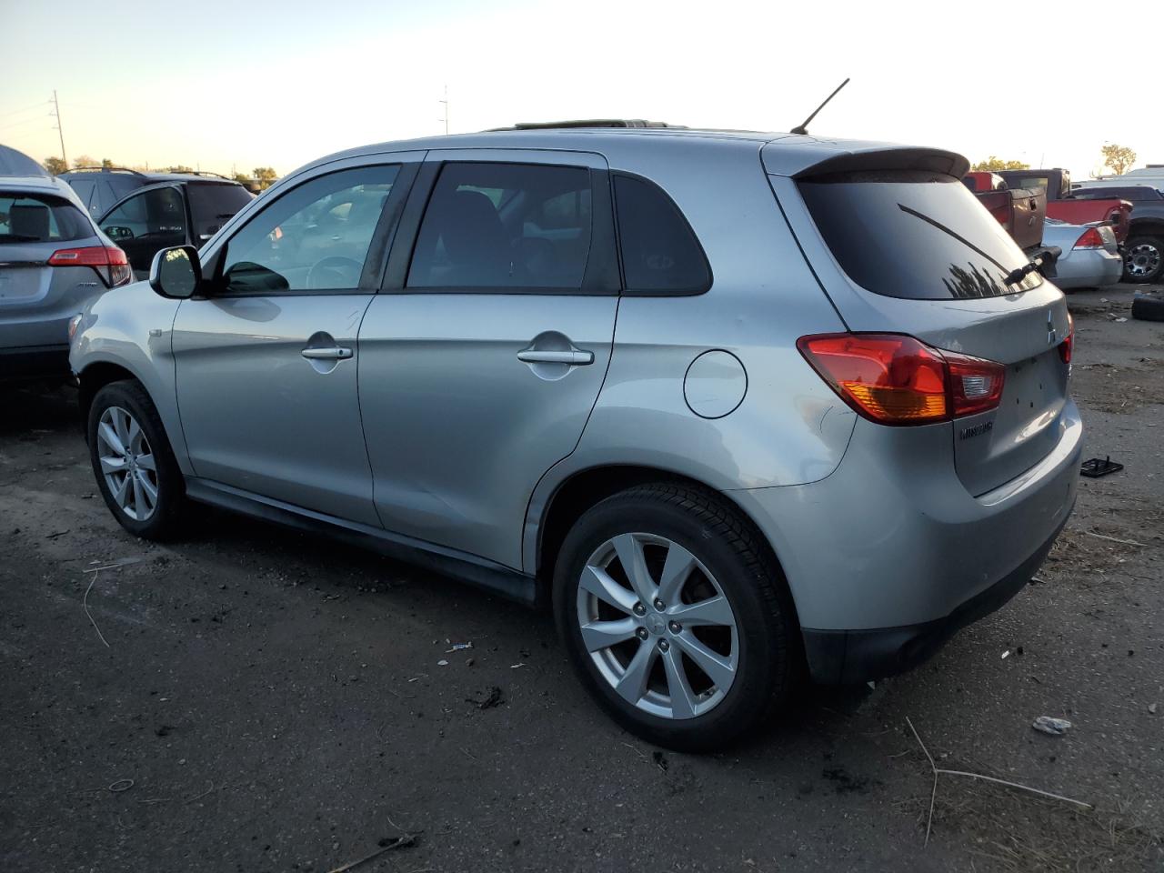 Obraz 2 z 2014 MITSUBISHI OUTLANDER SPORT ES 2014 z VIN 4A4AR3AU4EE008134