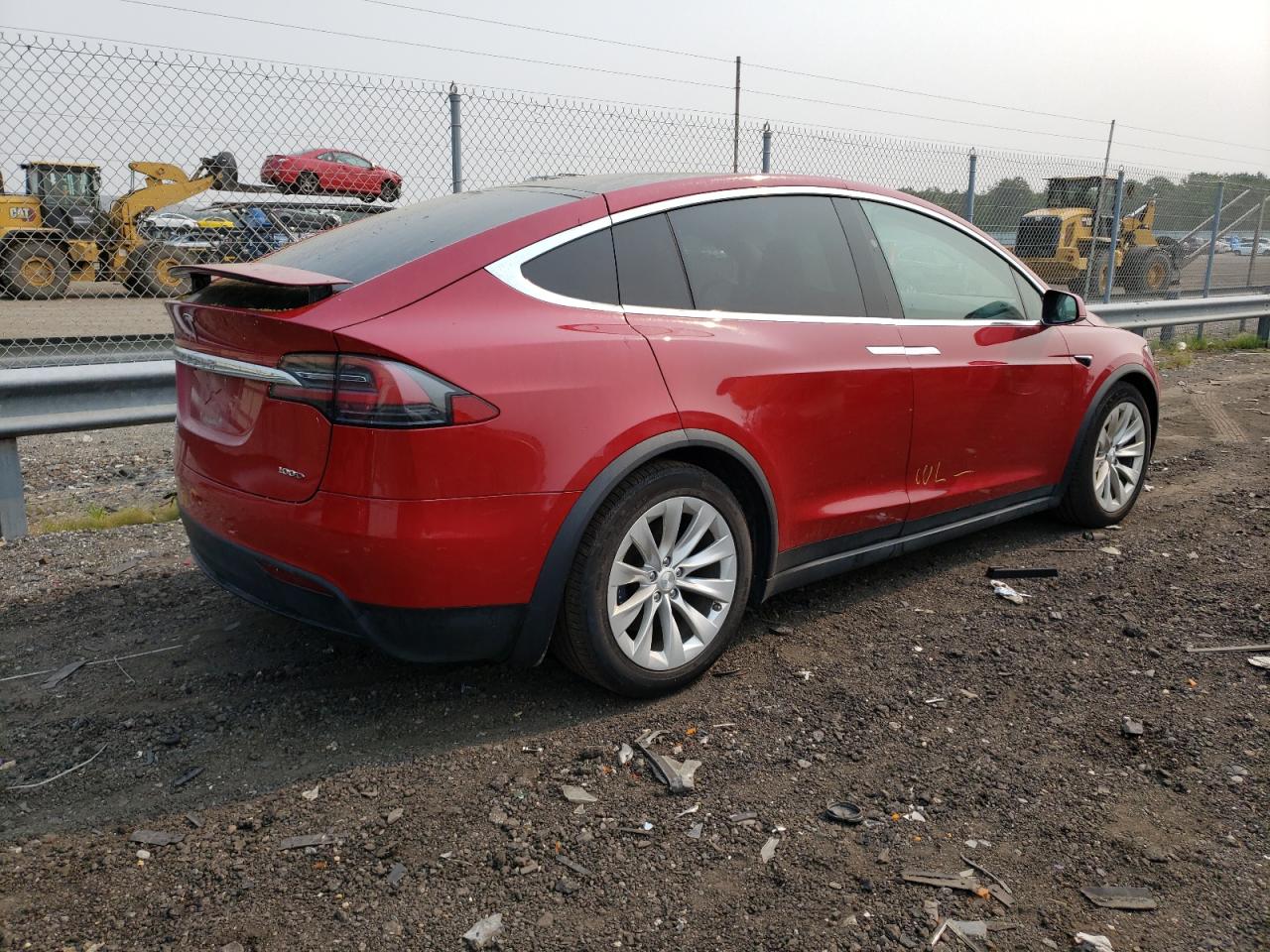 Изображение 3 Tesla Model X 2018 с VIN 5YJXCAE20JF103329