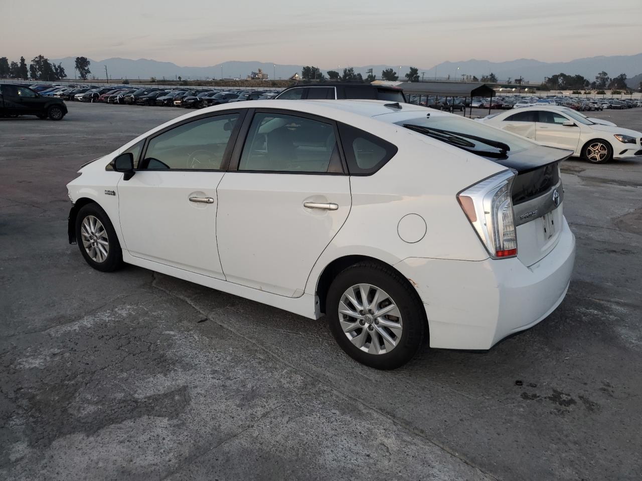 Image 2 of 2012 TOYOTA PRIUS PLUG-IN  2012 with VIN JTDKN3DP7C3002818