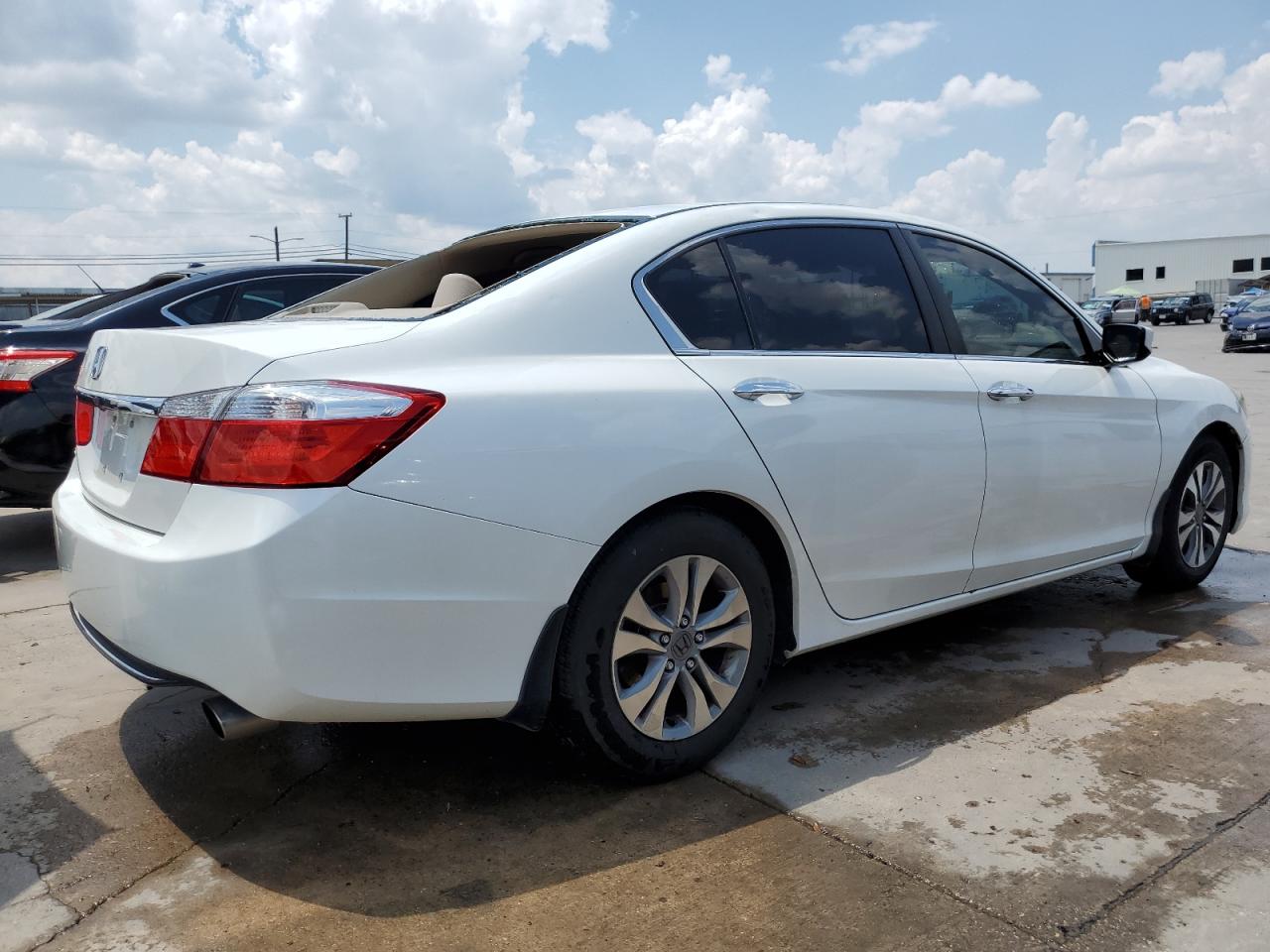Изображение 3 2013 HONDA ACCORD LX 2013 с VIN 1HGCR2F32DA022860