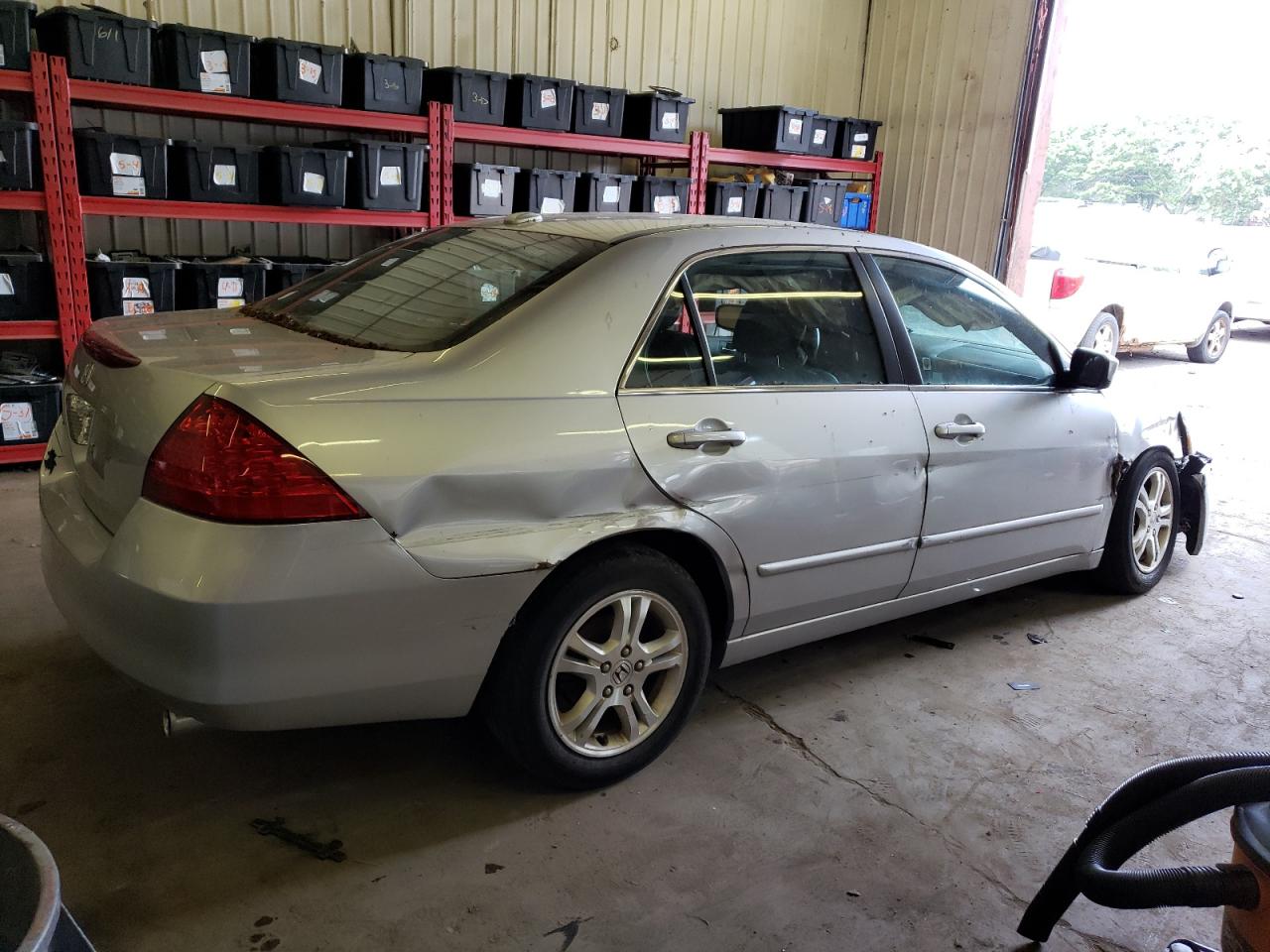 Image 3 of 2007 HONDA ACCORD EX 2007 with VIN 1HGCM56877A101831