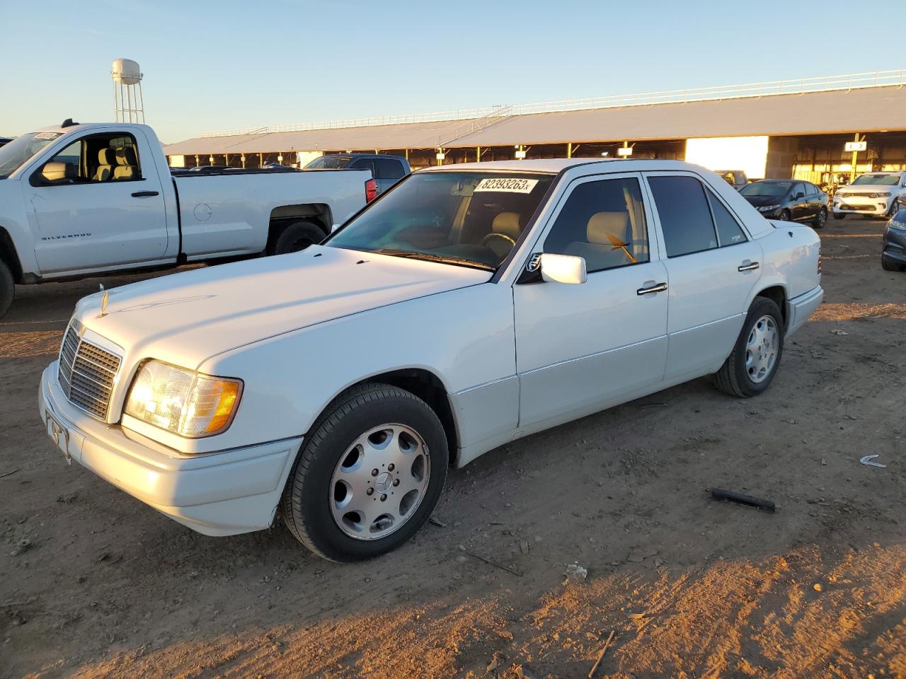 Image 1 of 1995 MERCEDES-BENZ E 320 BASE 1995 with VIN WDBEA32E1SC159056