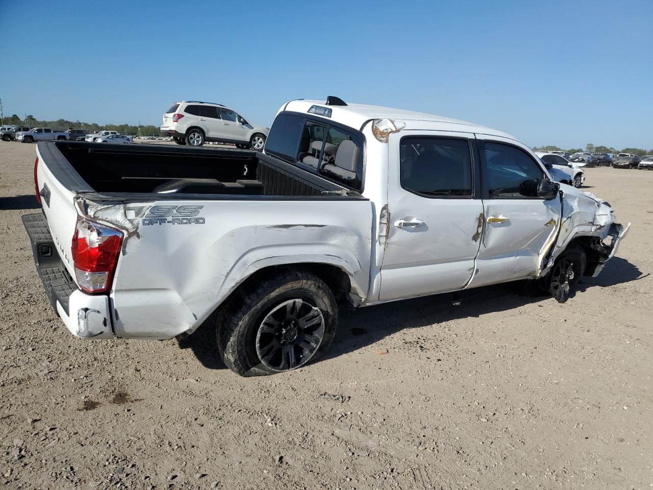 Obraz 3 z 2020 TOYOTA TACOMA DOUBLE CAB 2020 z VIN 5TFAX5GN4LX188662