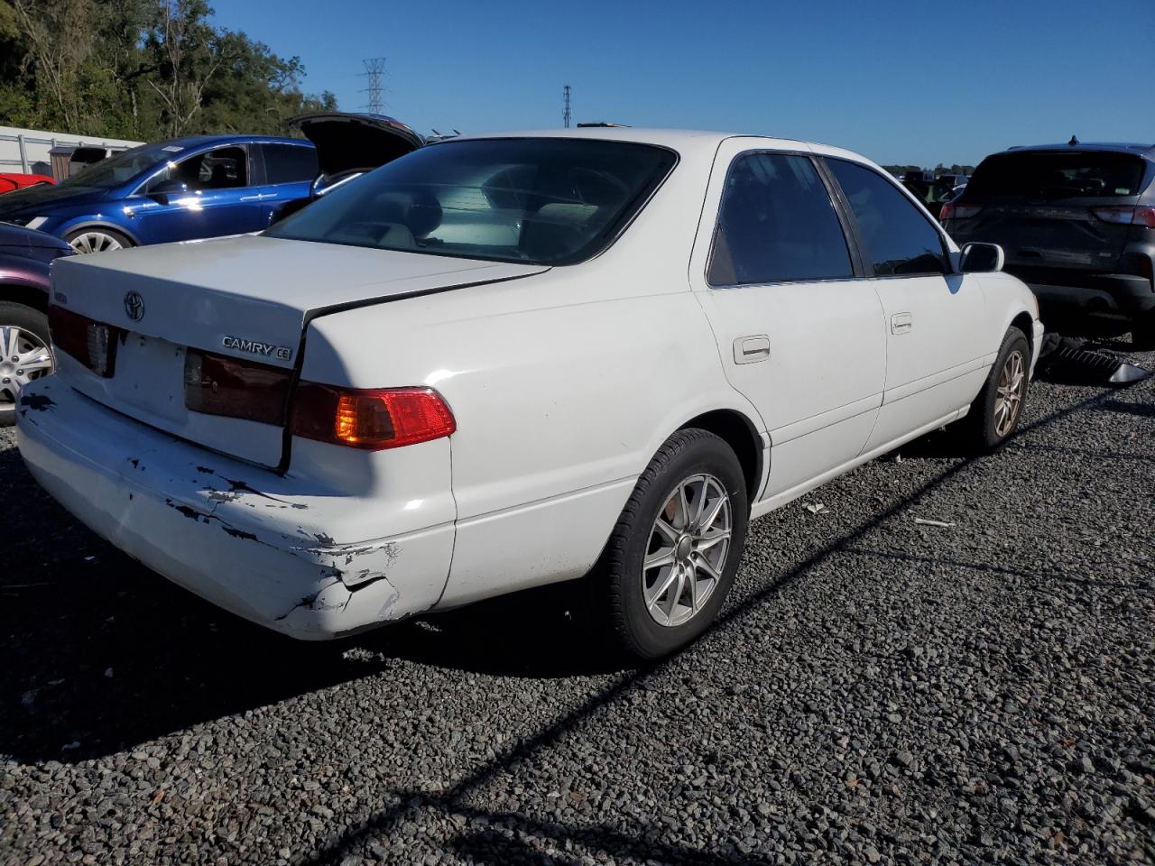 Изображение 3 2000 TOYOTA CAMRY CE 2000 с VIN 4T1BG22K5YU984700