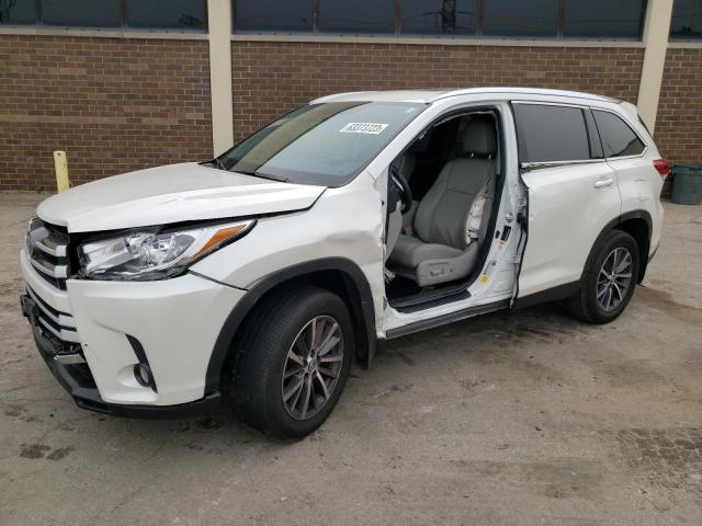 Image 1 of 2019 TOYOTA HIGHLANDER SE 2019 with VIN 5TDJZRFH2KS602930