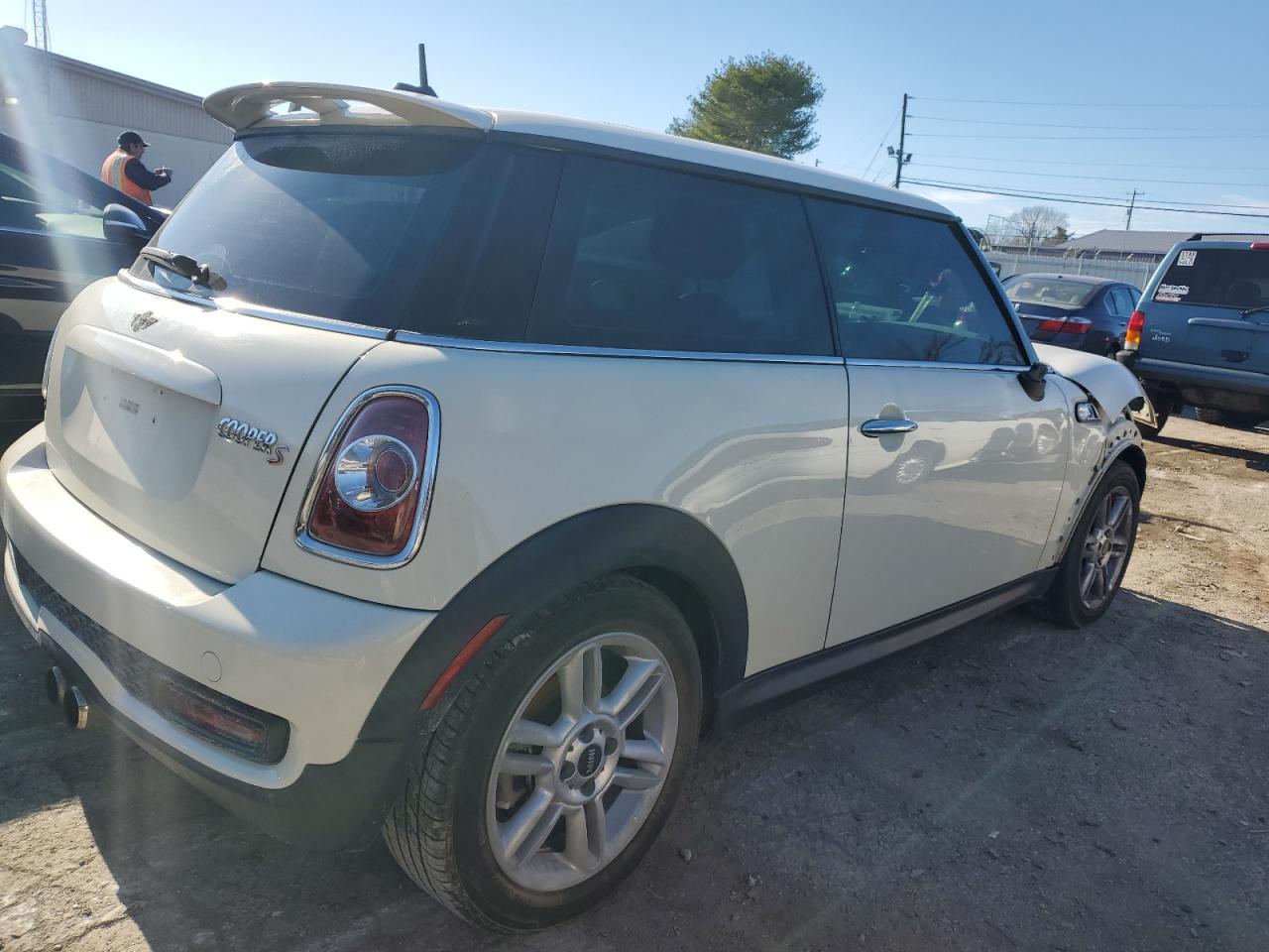 Image 3 of 2012 MINI COOPER S 2012 with VIN WMWSV3C54CTY18088