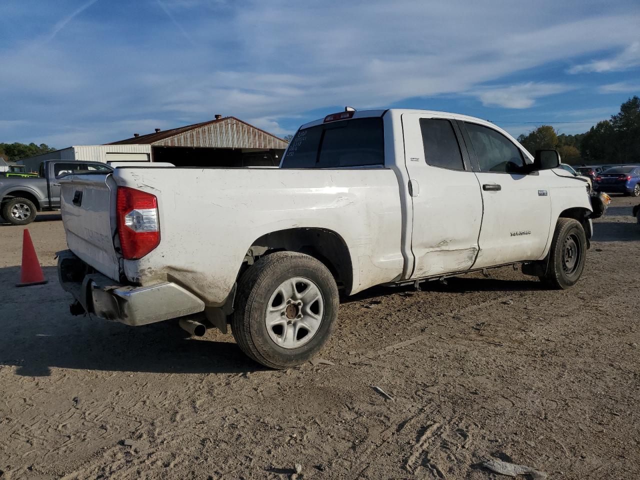 Изображение 3 2020 TOYOTA TUNDRA DOUBLE CAB SR/SR5 2020 с VIN 5TFRY5F18LX265516