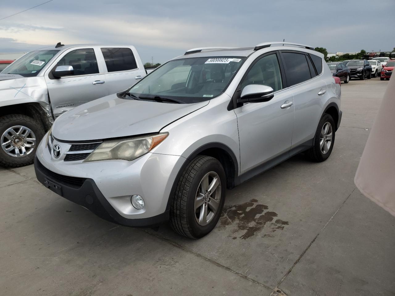 Obraz 1 z 2015 TOYOTA RAV4 XLE 2015 z VIN JTMWFREVXFJ038100