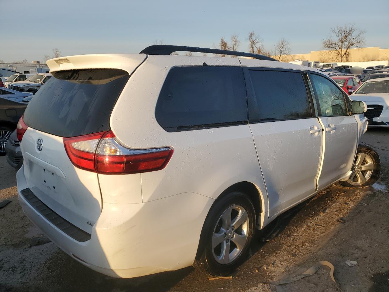 Image 3 of 2015 TOYOTA SIENNA LE 2015 with VIN 5TDKK3DC2FS612036
