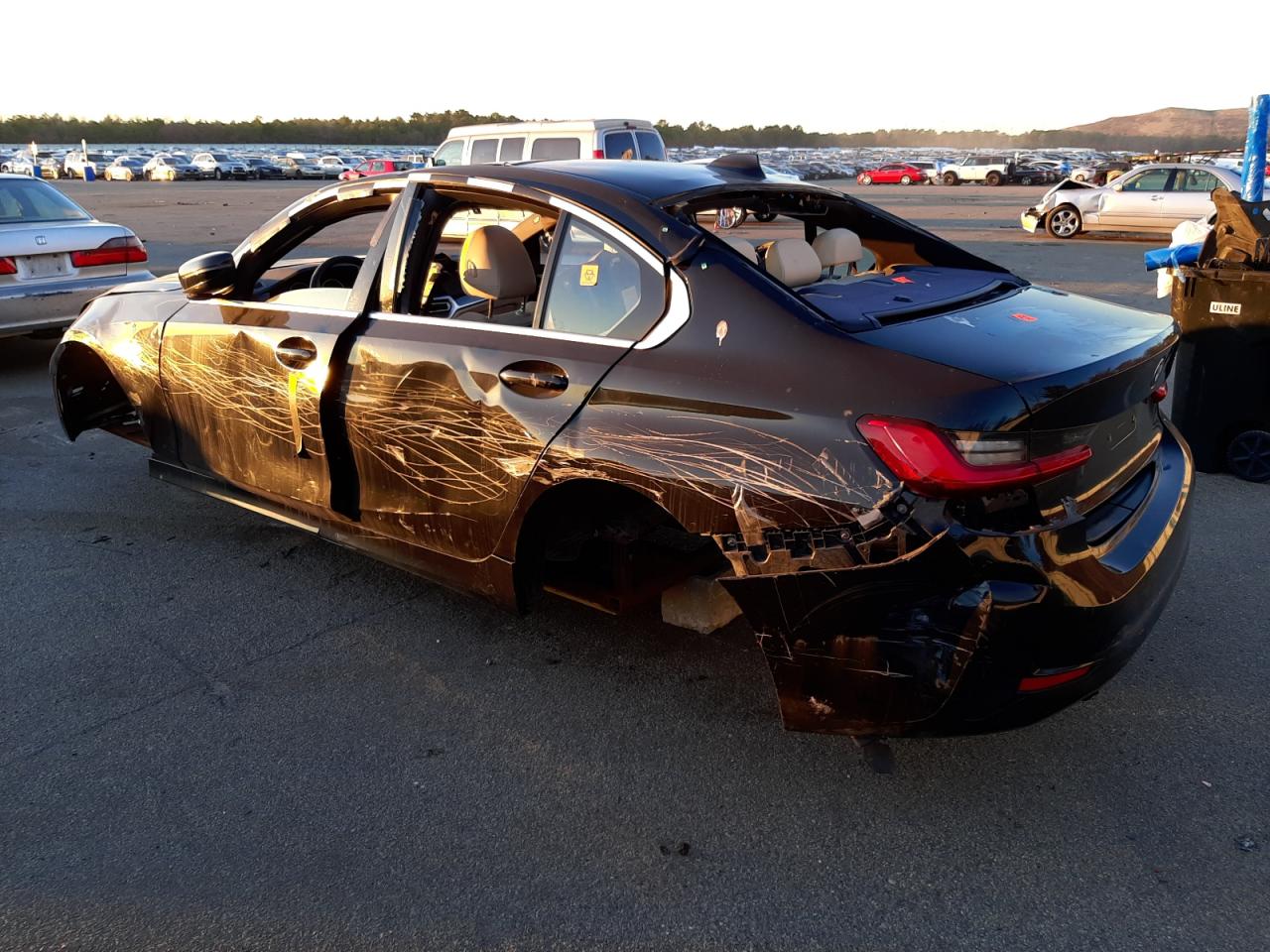 Obraz 2 z 2019 BMW 330I  2019 z VIN WBA5R1C54KAK09017
