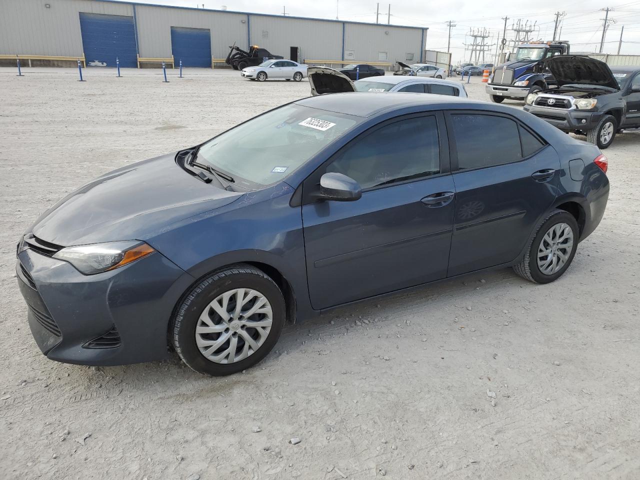 Obraz 1 z 2018 TOYOTA COROLLA L 2018 z VIN 5YFBURHE3JP792475