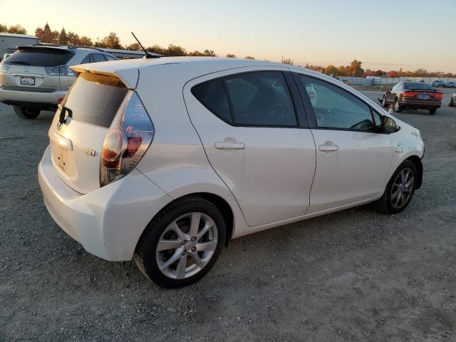 Image 3 of 2014 TOYOTA PRIUS C  2014 with VIN JTDKDTB33E1078473