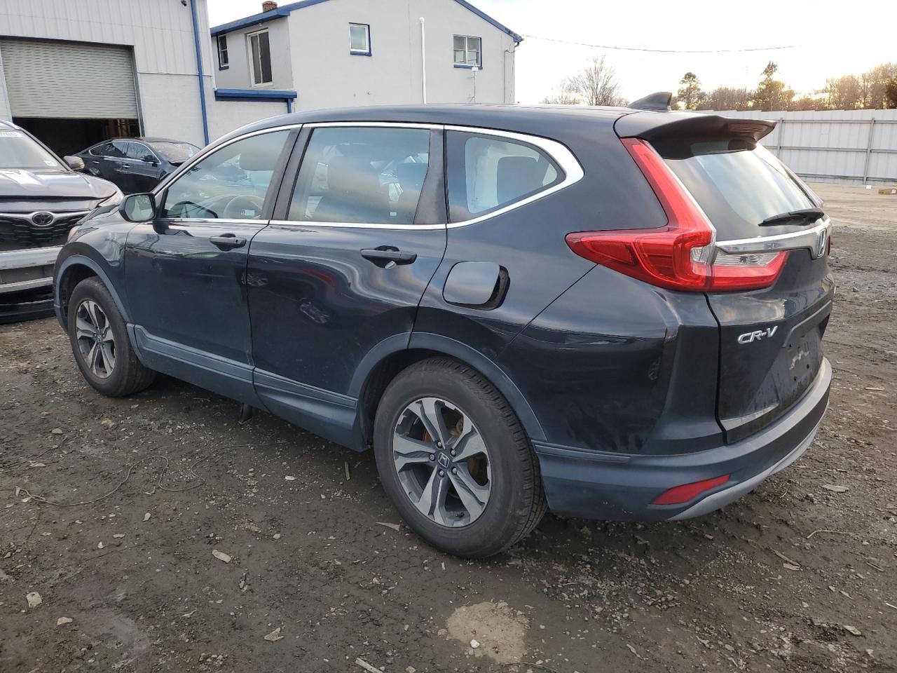 Obraz 2 z 2019 HONDA CR-V LX 2019 z VIN 2HKRW6H38KH224307