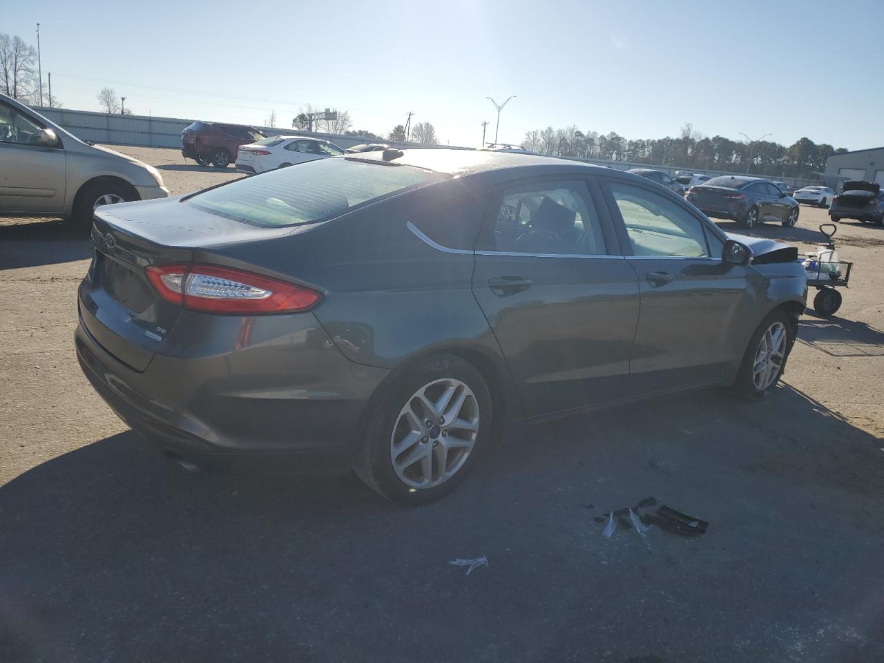 Image 3 of 2015 FORD FUSION SE 2015 with VIN 1FA6P0HD2F5109400