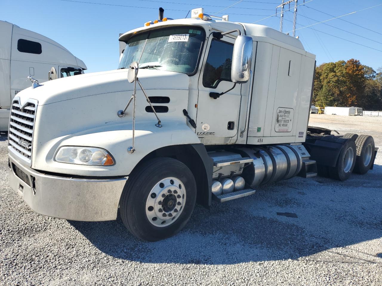 Obraz 2 z 2015 MACK 600 CXU600 2015 z VIN 1M1AW07Y1FM045223