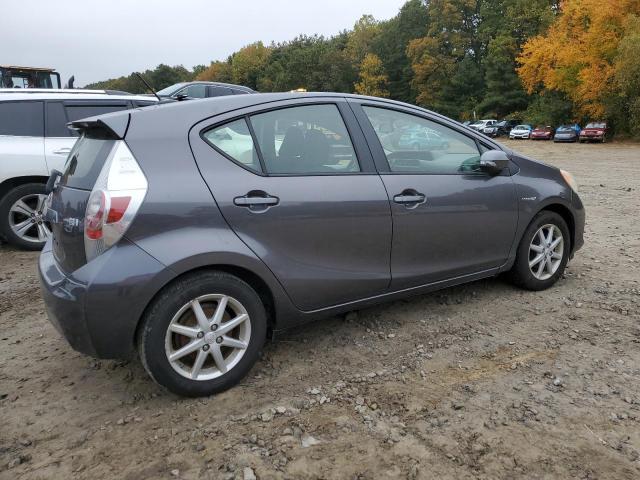 Изображение 3 2013 TOYOTA PRIUS C  2013 с VIN JTDKDTB38D1046701