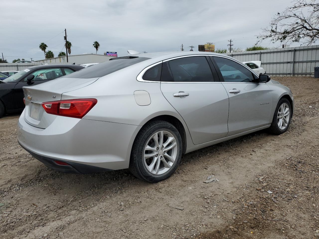 Image 3 of 2018 CHEVROLET MALIBU LT 2018 with VIN 1G1ZD5ST9JF199511
