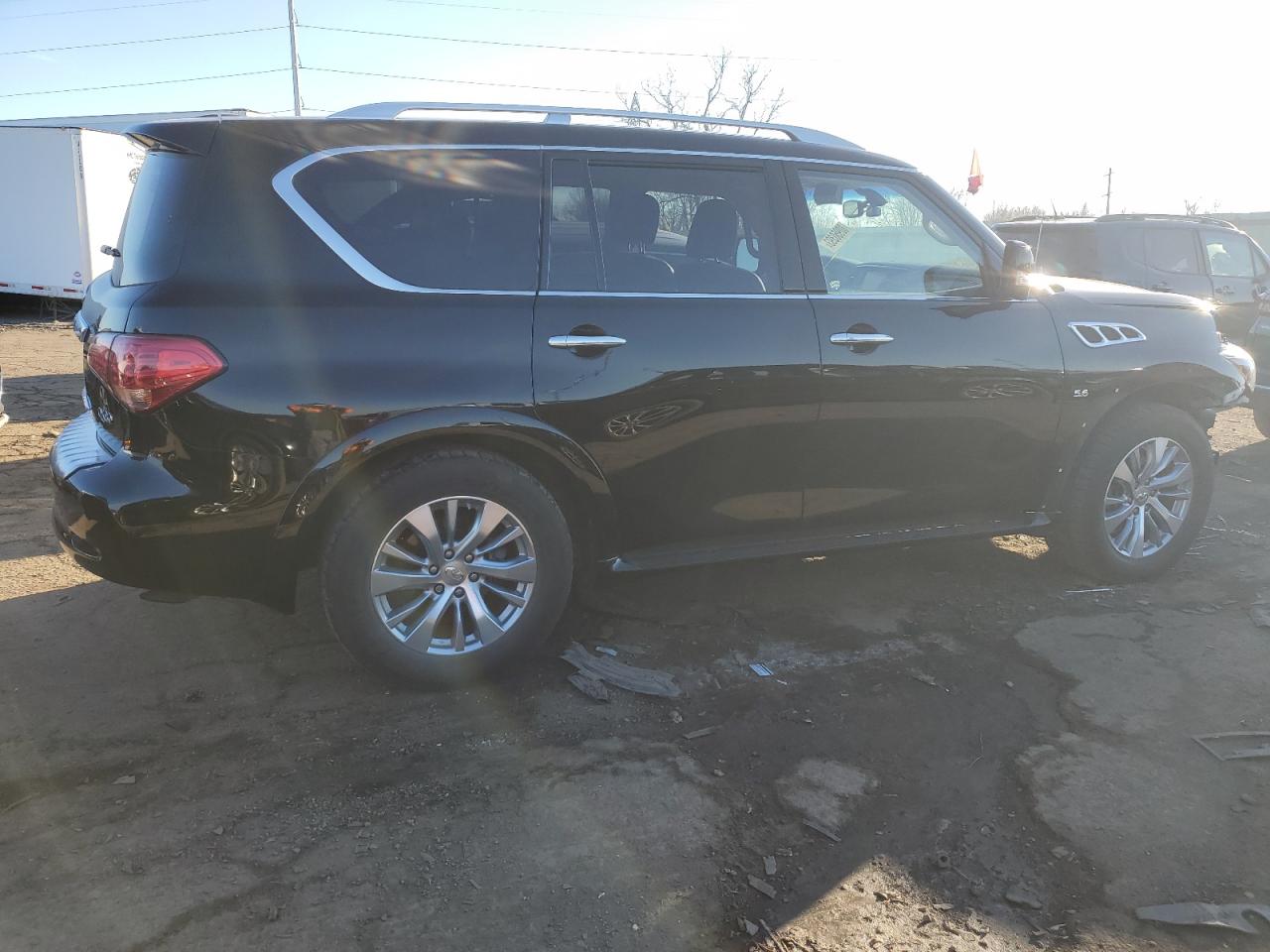 Obraz 3 z 2017 INFINITI QX80 BASE 2017 z VIN JN8AZ2NE7H9159314