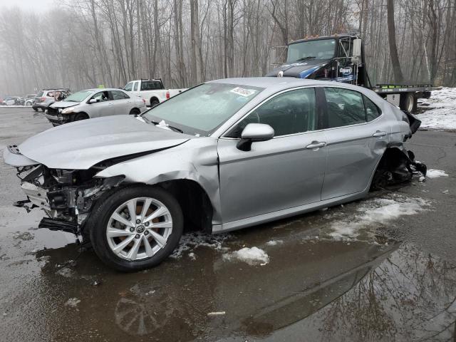 Obraz 1 z 2022 TOYOTA CAMRY LE 2022 z VIN 4T1C11AK4NU664376