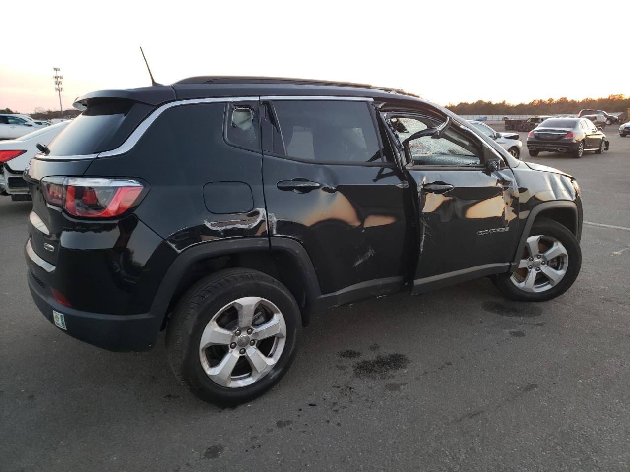 Изображение 3 2018 JEEP COMPASS LATITUDE 2018 с VIN 3C4NJDBB1JT435929