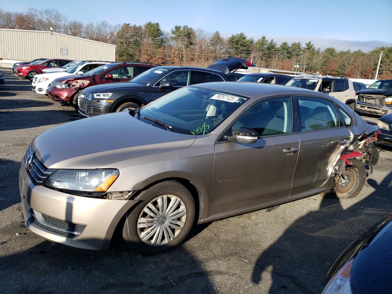 Obraz 1 z 2015 VOLKSWAGEN PASSAT S 2015 z VIN 1VWAS7A35FC042667
