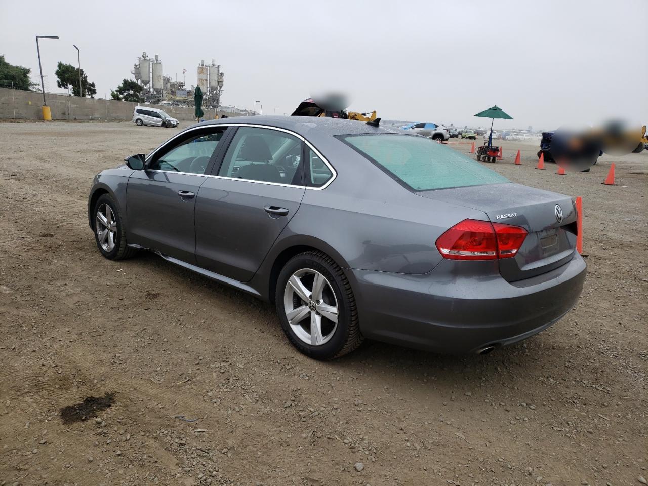 Изображение 2 2012 VOLKSWAGEN PASSAT SE 2012 с VIN 1VWBP7A34CC105498