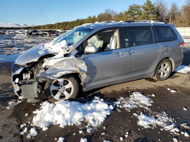 Изображение 2011 TOYOTA SIENNA LE 2011