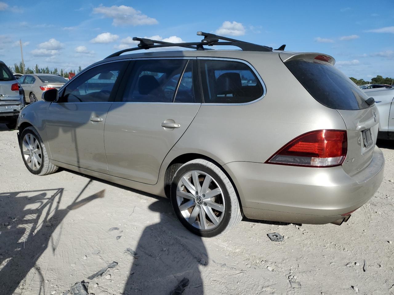 Image 2 of 2012 VOLKSWAGEN JETTA TDI 2012 with VIN 3VWPL7AJ0CM713873