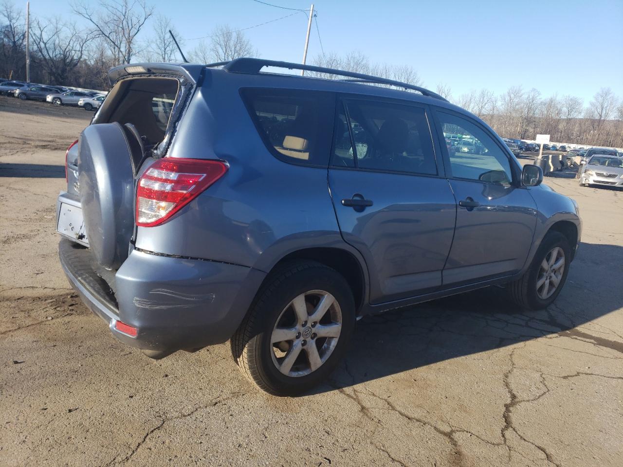 Obraz 3 z 2012 TOYOTA RAV4  2012 z VIN 2T3BF4DV8CW217526