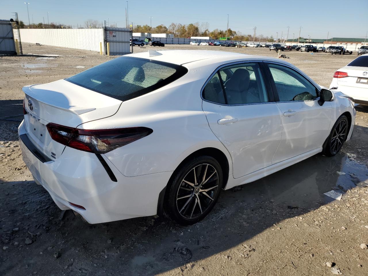 Изображение 3 2022 TOYOTA CAMRY SE 2022 с VIN 4T1T11BK6NU056597