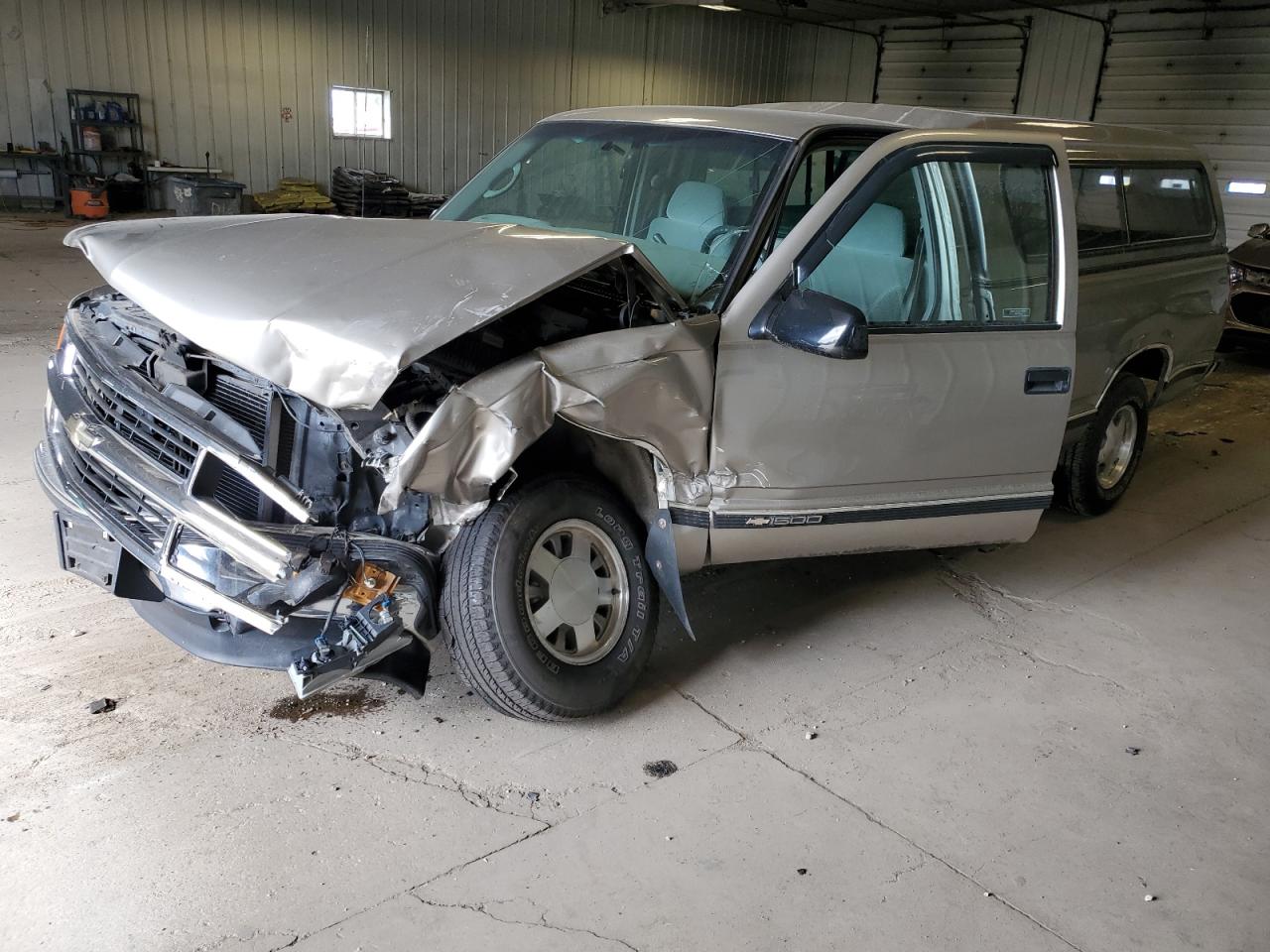 Image 1 of 1998 CHEVROLET GMT-400 C1500 1998 with VIN 1GCEC14R4WZ212898