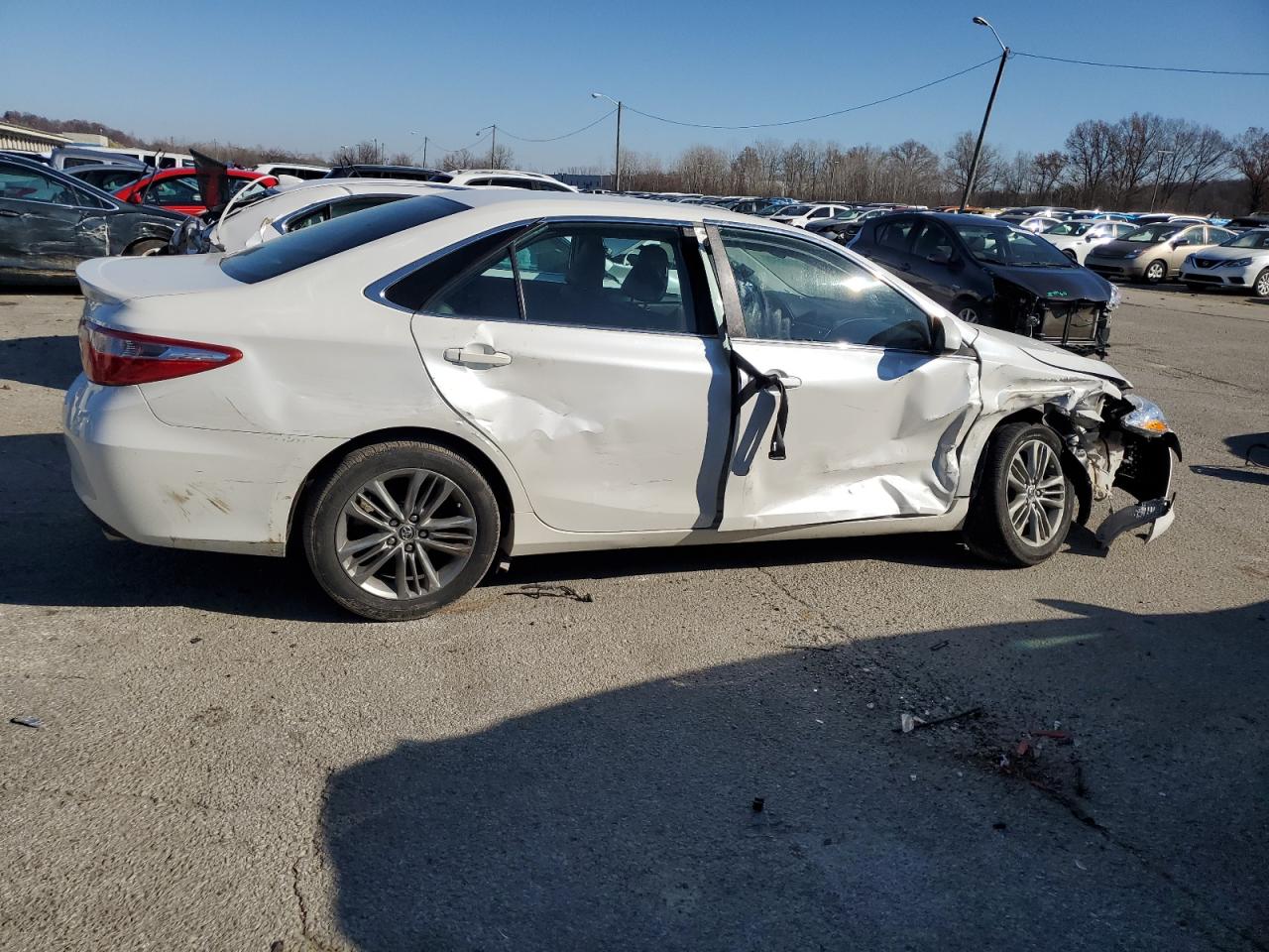 Image 3 of 2015 TOYOTA CAMRY LE 2015 with VIN 4T1BF1FK0FU052411