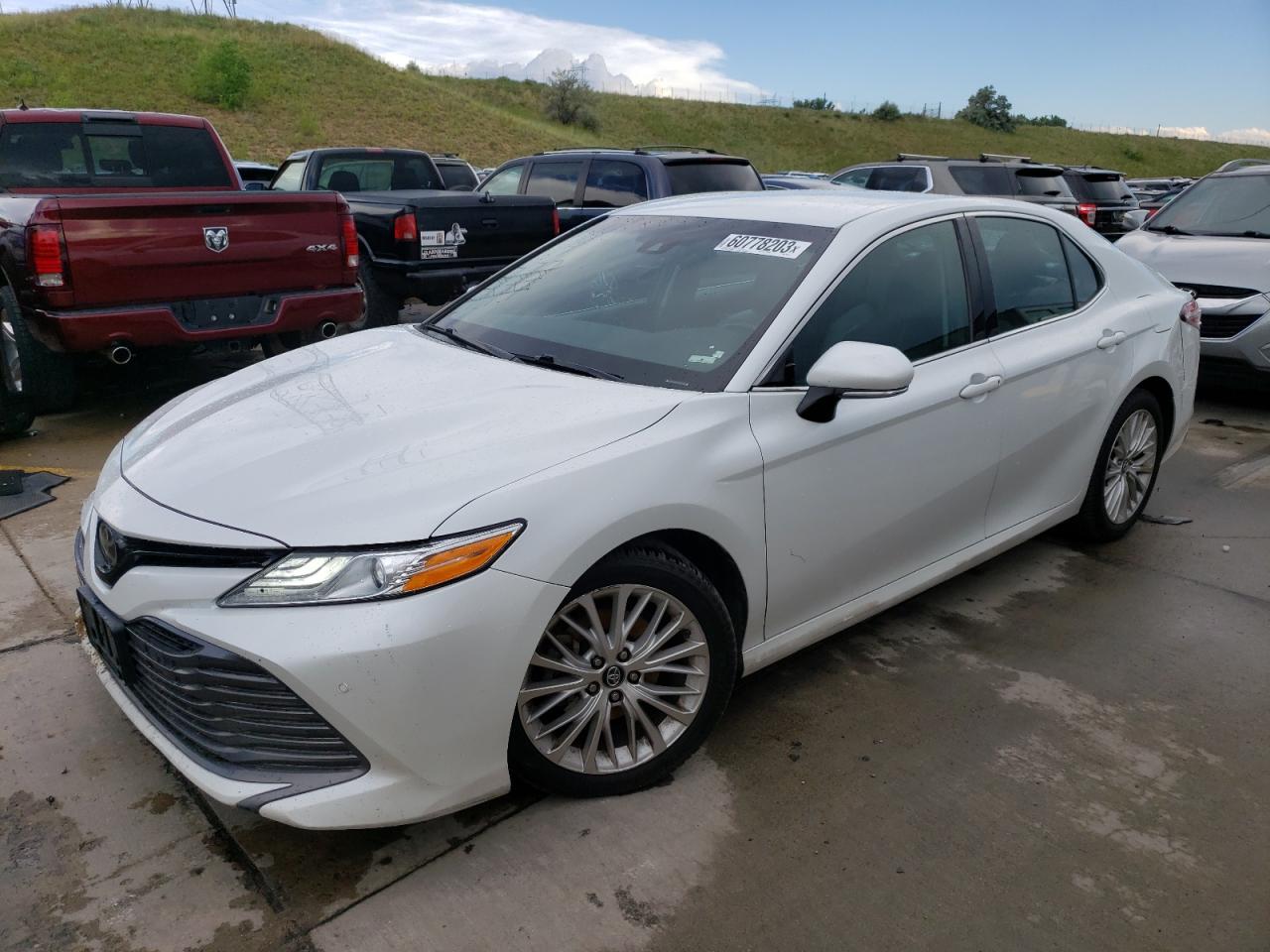Obraz 1 z 2018 TOYOTA CAMRY L 2018 z VIN 4T1B11HK0JU007554