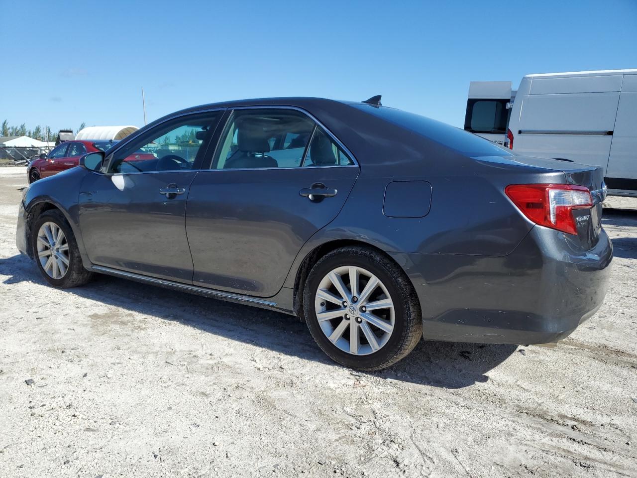 Image 2 of 2014 TOYOTA CAMRY SE 2014 with VIN 4T1BK1FK5EU542630