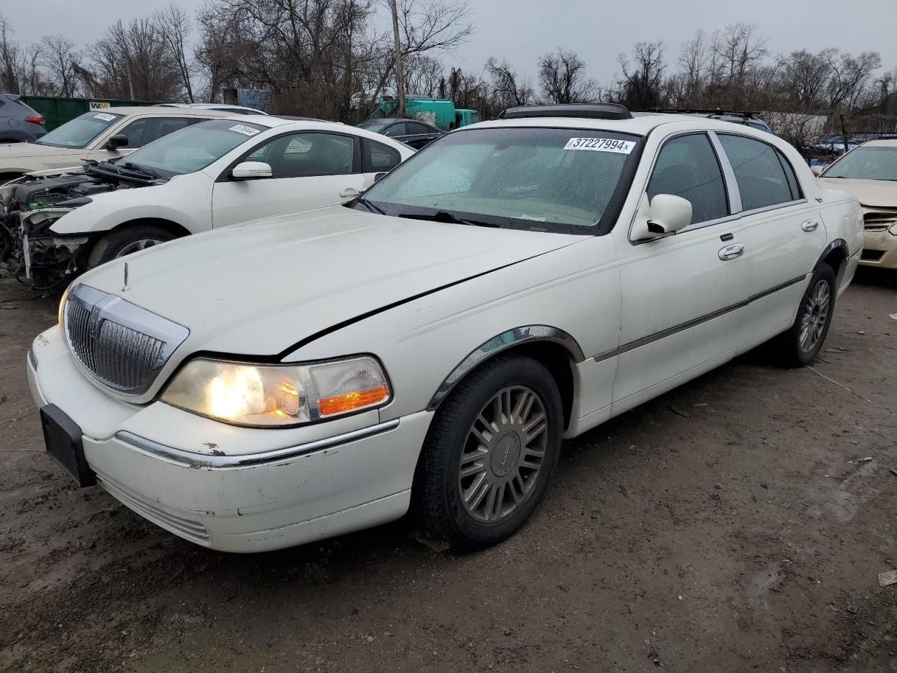 Изображение 1 2006 LINCOLN TOWN CAR SIGNATURE LIMITED 2006 с VIN 1LNHM82W06Y646121