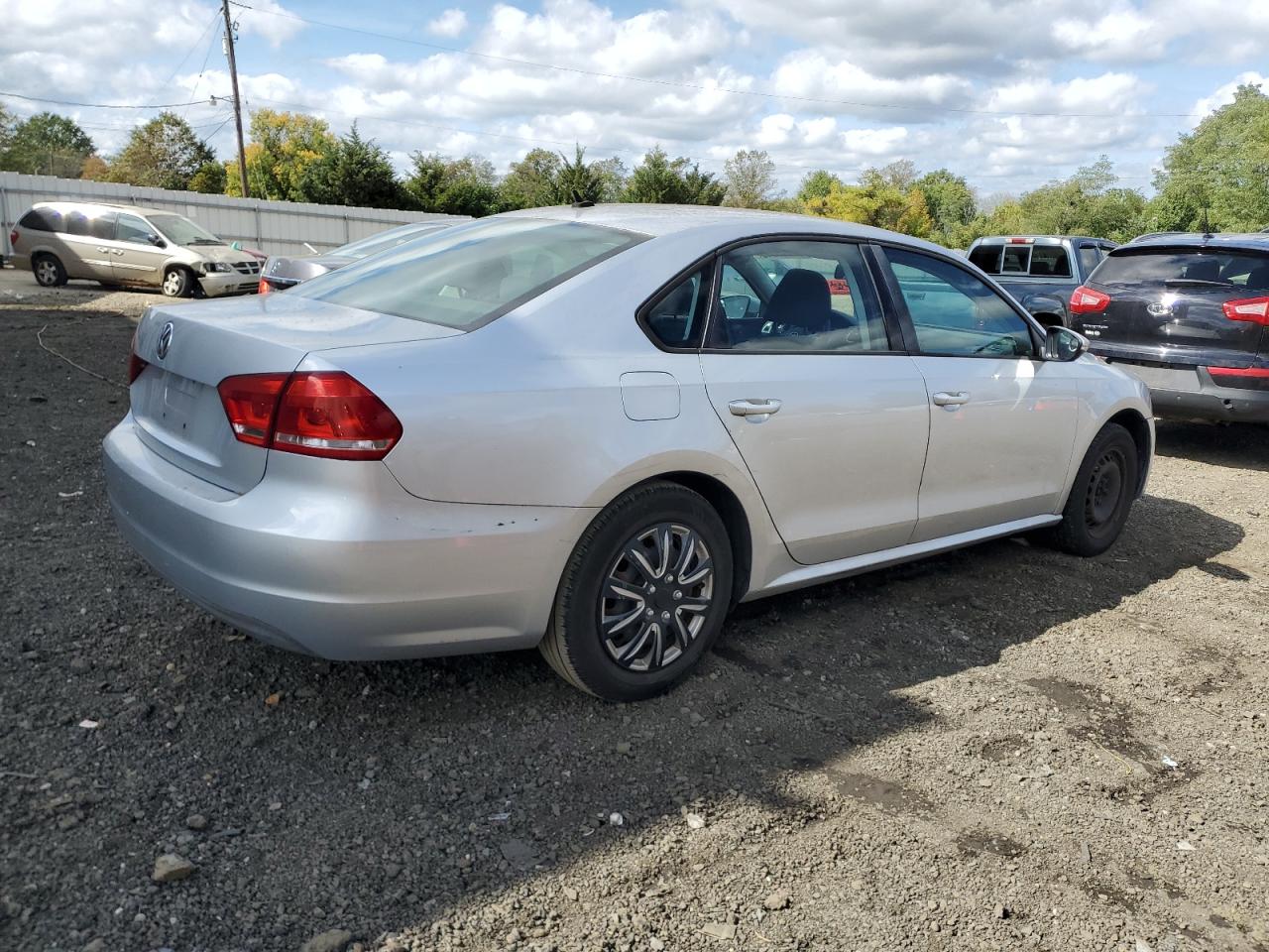 Изображение 3 2012 VOLKSWAGEN PASSAT S 2012 с VIN 1VWAP7A37CC016634