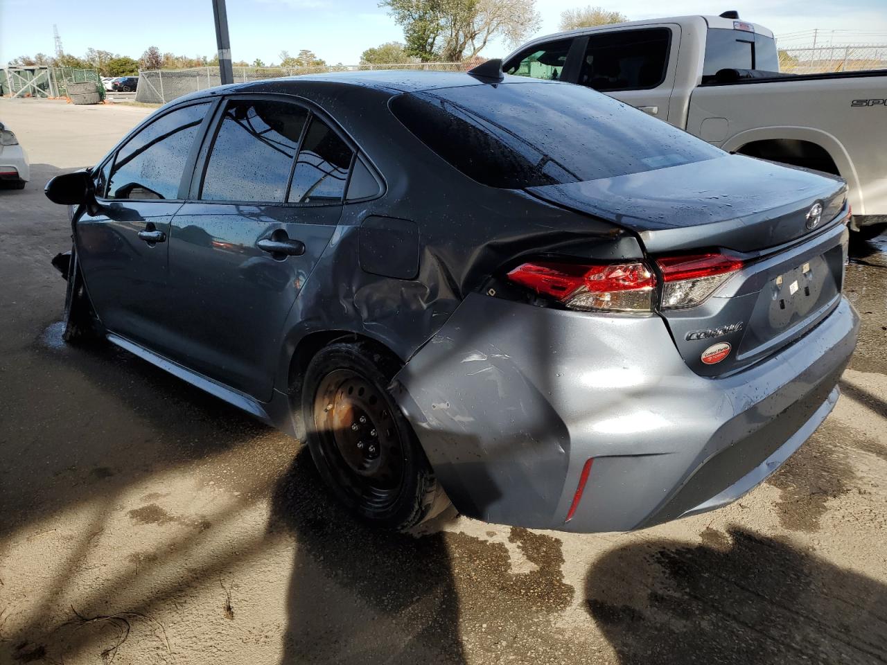 Image 2 of 2021 TOYOTA COROLLA LE 2021 with VIN 5YFEPMAEXMP155850