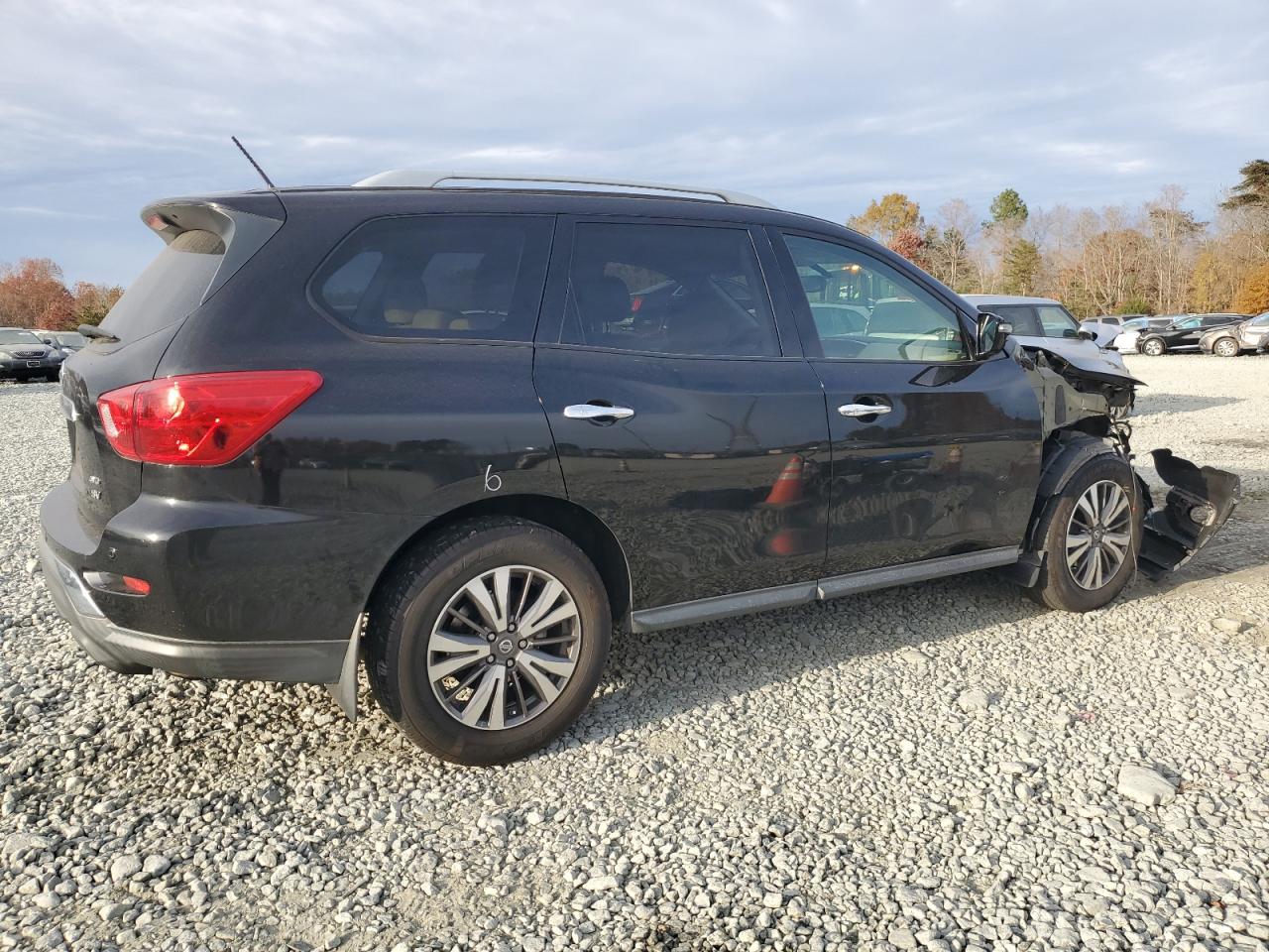 Image 3 of 2017 NISSAN PATHFINDER S 2017 with VIN 5N1DR2MM3HC640256