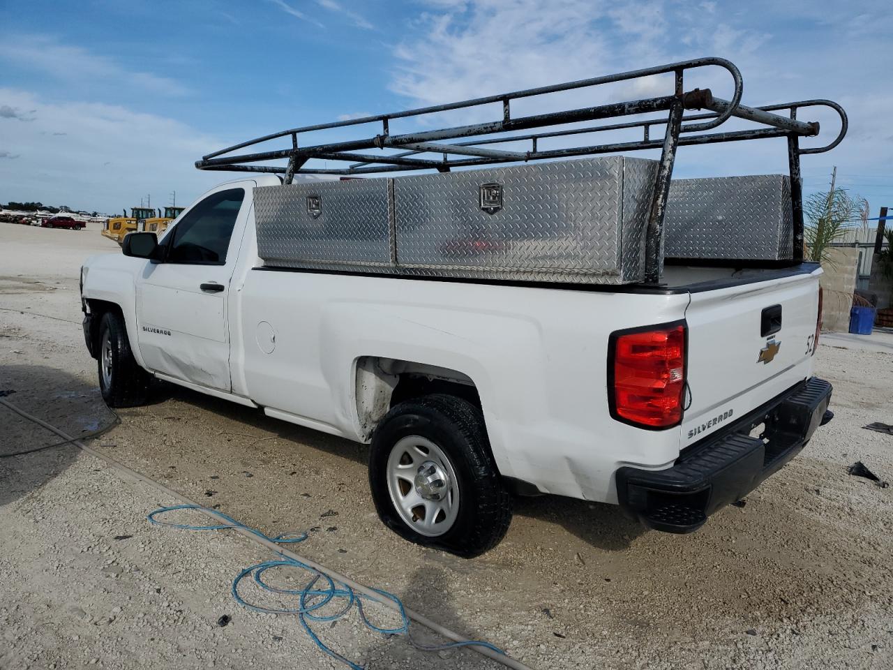 Obraz 2 z 2016 CHEVROLET SILVERADO C1500 2016 z VIN 1GCNCNEH8GZ140277