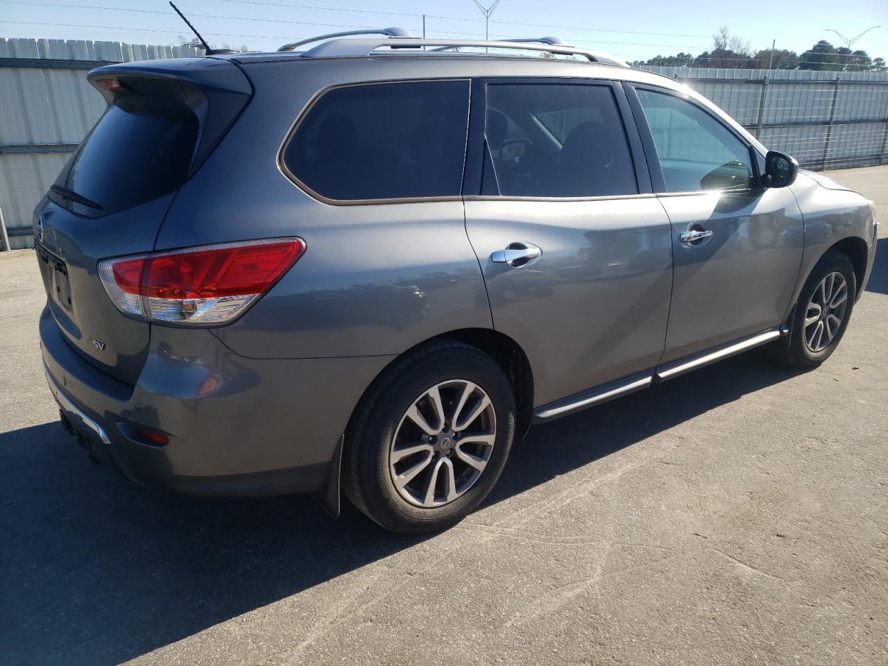 Image 3 of 2015 NISSAN PATHFINDER S 2015 with VIN 5N1AR2MN2FC675590