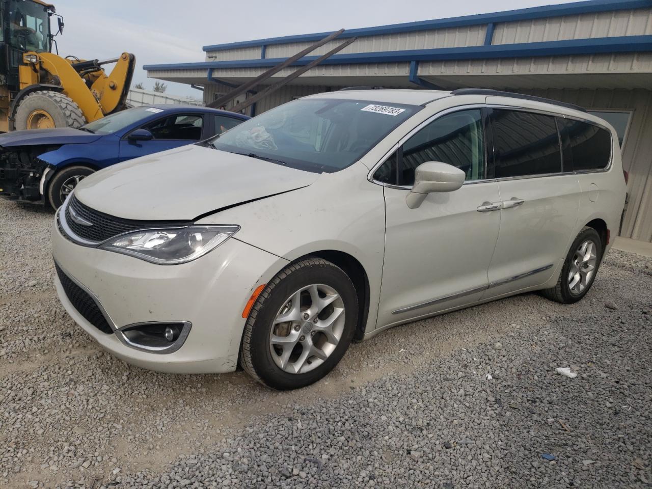 Изображение 1 2017 CHRYSLER PACIFICA TOURING L 2017 с VIN 2C4RC1BG8HR654681