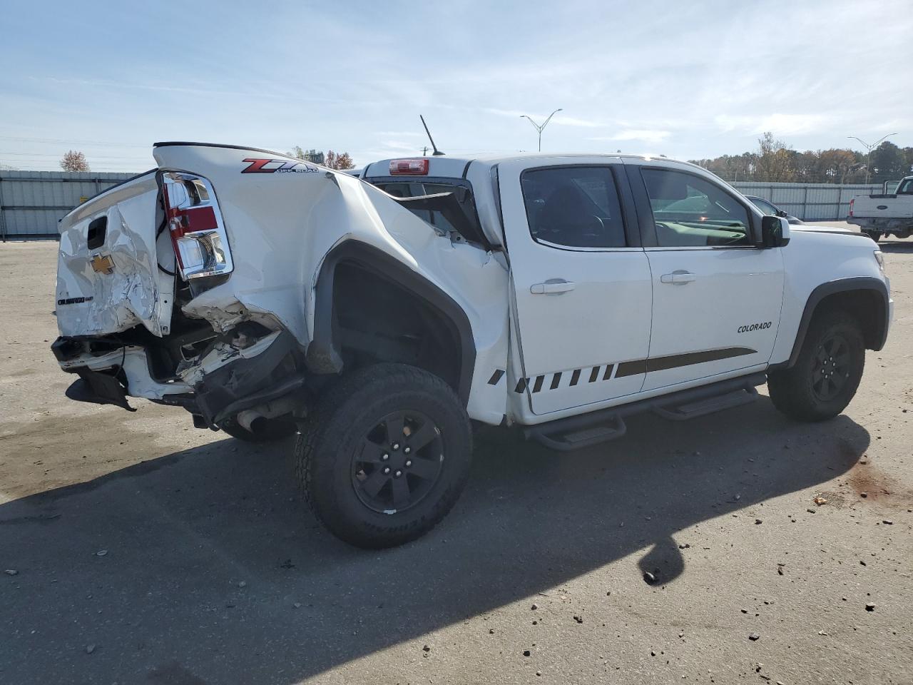 Image 3 of 2018 CHEVROLET COLORADO  2018 with VIN 1GCGTBEN6J1221314