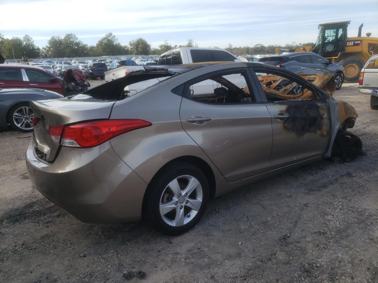 Image 3 of 2013 HYUNDAI ELANTRA GLS 2013 with VIN 5NPDH4AE3DH381038