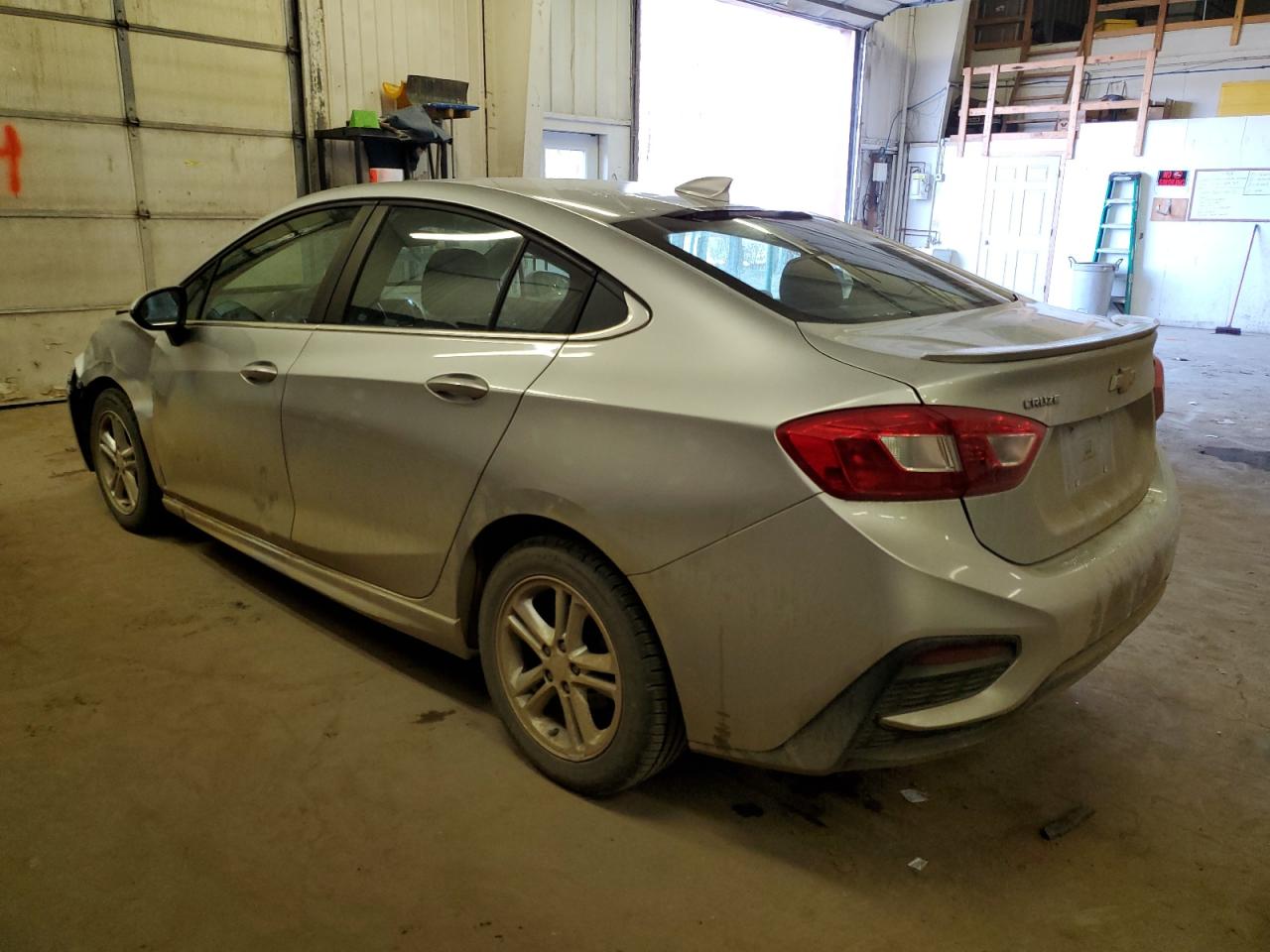 Изображение 2 2017 CHEVROLET CRUZE LT 2017 с VIN 1G1BE5SM2H7256613