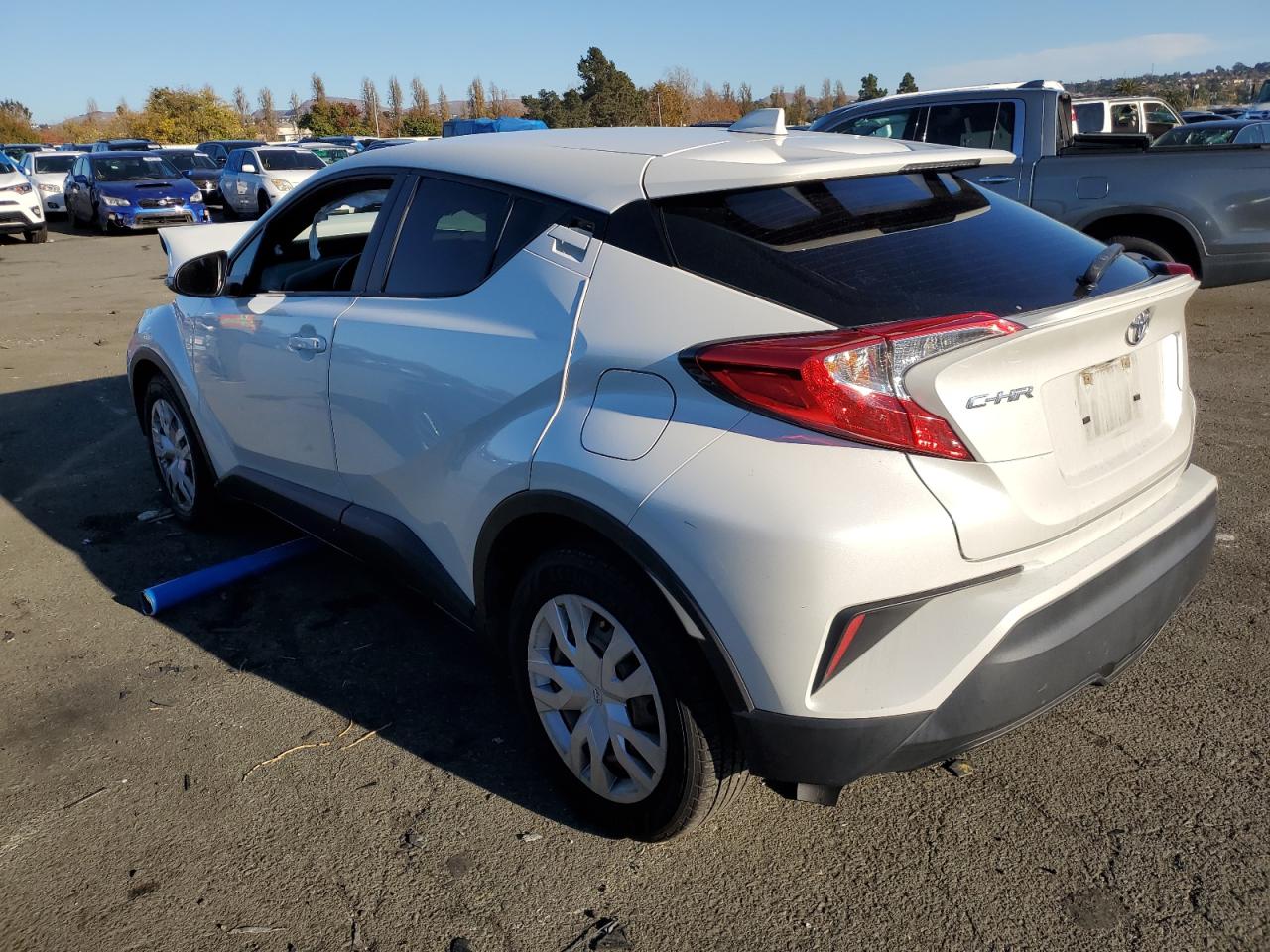 Image 2 of 2019 TOYOTA C-HR XLE 2019 with VIN JTNKHMBX6K1020619