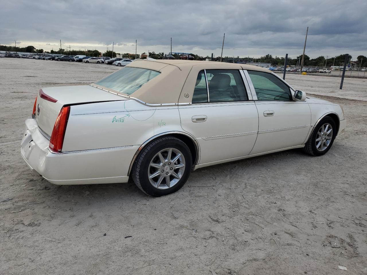 Изображение 3 2010 CADILLAC DTS LUXURY COLLECTION 2010 с VIN 1G6KD5EY1AU107290