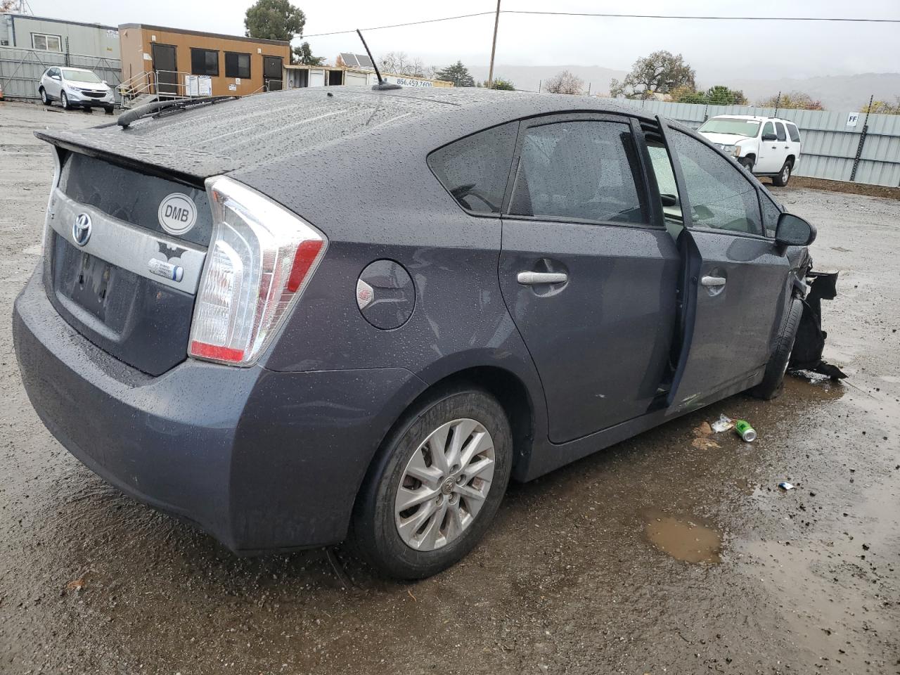 Image 3 of 2015 TOYOTA PRIUS PLUG-IN  2015 with VIN JTDKN3DP8F3074177