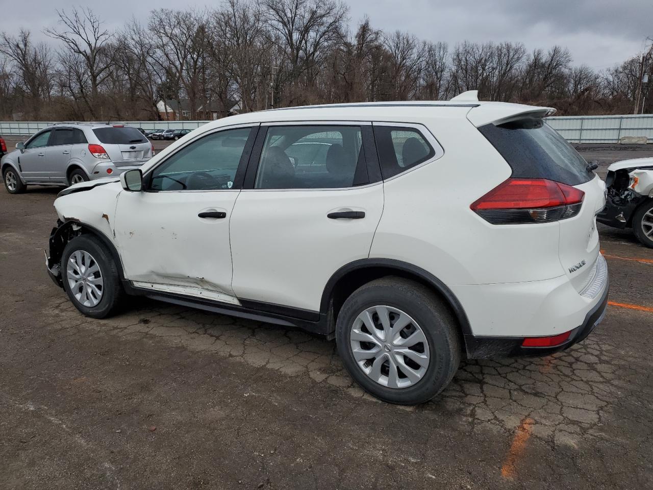 Image 2 of 2017 NISSAN ROGUE S 2017 with VIN JN8AT2MV6HW000160