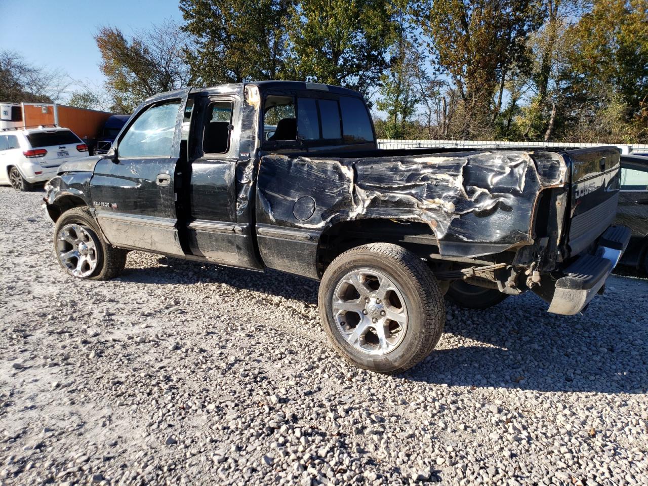 Image 2 of 1999 DODGE RAM 1500  1999 with VIN 1B7HC13Z7XJ536779